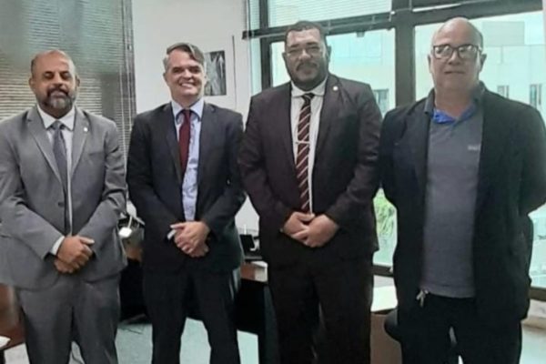 Reunião dos Diretores e o Superintendente