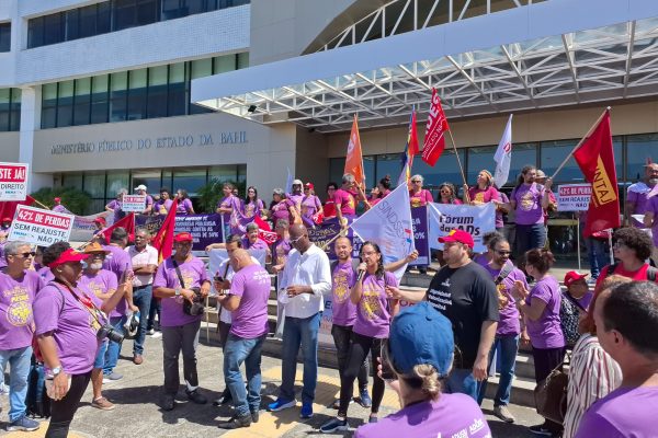 Servidores do Ministério Público protestam por melhores condições salariais e de saúde