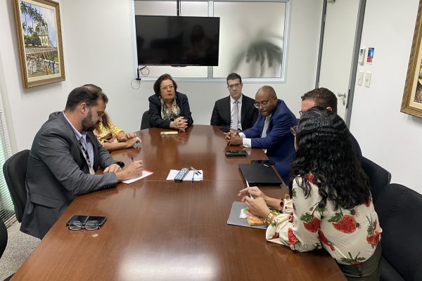 Segunda-feira movimentada: Sindicato discute o PCCS e PL da Venda da Licença-prêmio com atores importantes nos processos